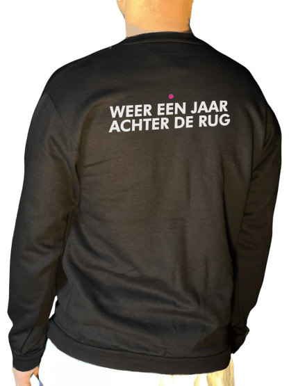 weer een jaar achter de rug sweatshirt zwart photo back